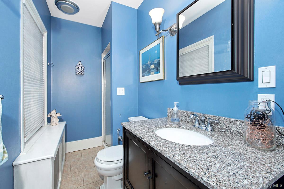 30 Bedford Road Armonk, NY 10504 - Photo 9 of 17 First floor bath