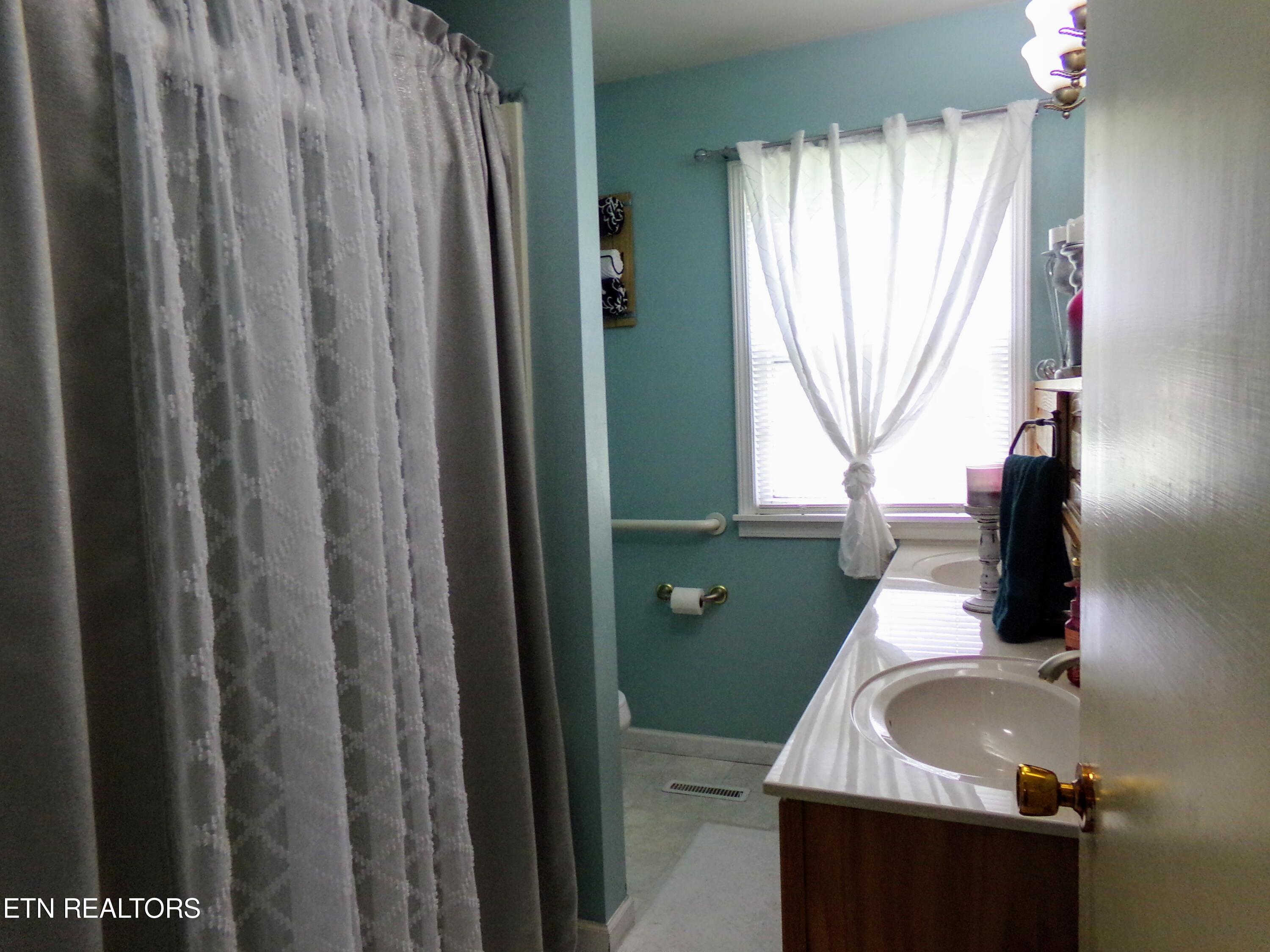 4625 Decatur Highway Ten Mile, TN 37880 - Photo 16 of 22 101_0661~2