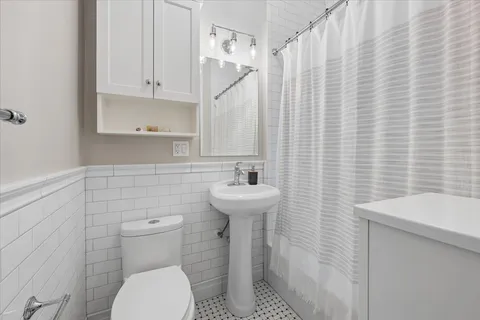 $475,000 | 5522 South Everett Avenue, Unit 1, Chicago, IL 60637