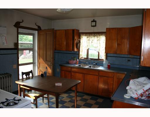 444 Baldwin Road Pittsburgh, PA 15207 - Photo 4 of 8 Kitchen.