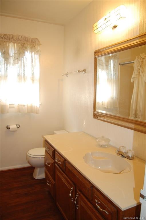 4912 Springview Road Charlotte, NC 28213 - Photo 8 of 28 Gallery Image 8