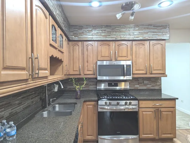 $2,700 | 1200 Jacqueline Drive, Crete, IL 60417