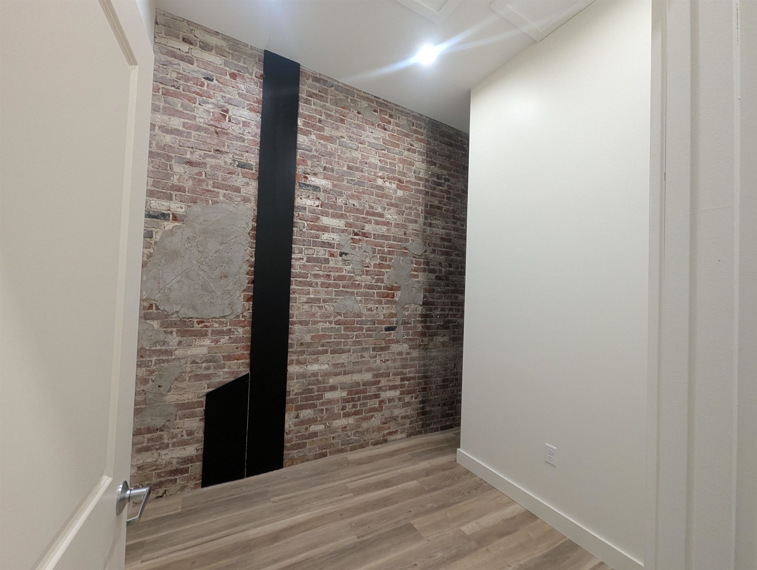 22 South Main Street, Unit 202 Rochester, NH 03867 - Photo 8 of 35