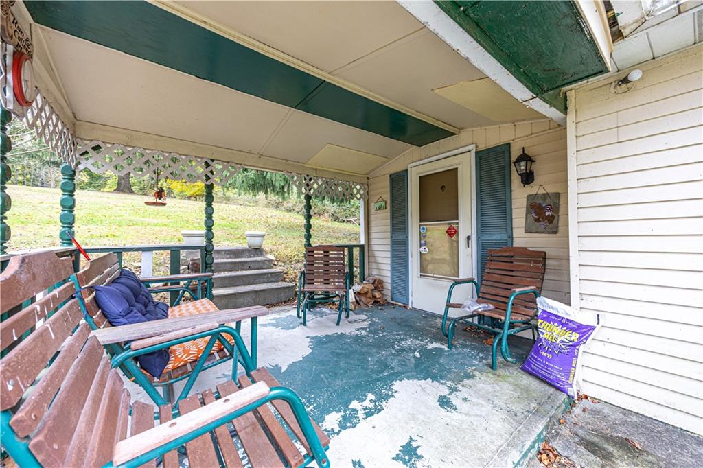 520 Farneth Road New Kensington, PA 15068 - Photo 3 of 20