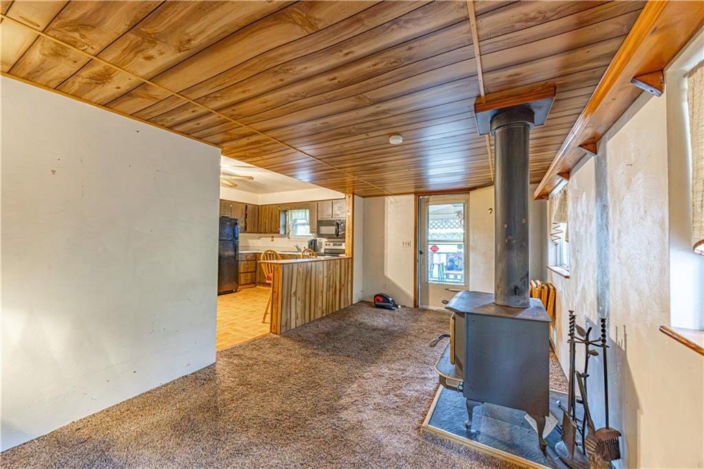 520 Farneth Road New Kensington, PA 15068 - Photo 5 of 20 a view of a livingroom with furniture and front door