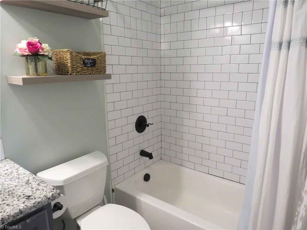 116 Longbow Road Reidsville, NC 27320 - Photo 16 of 20 Main Bath with tile surround