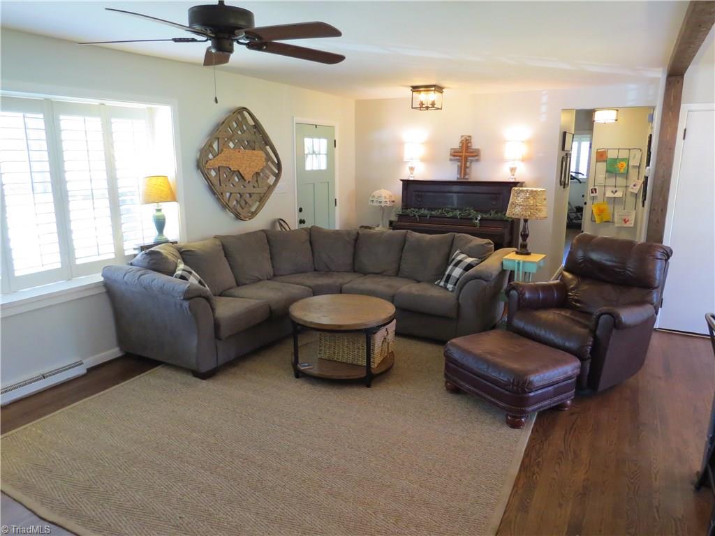 116 Longbow Road Reidsville, NC 27320 - Photo 7 of 20 Huge Living room