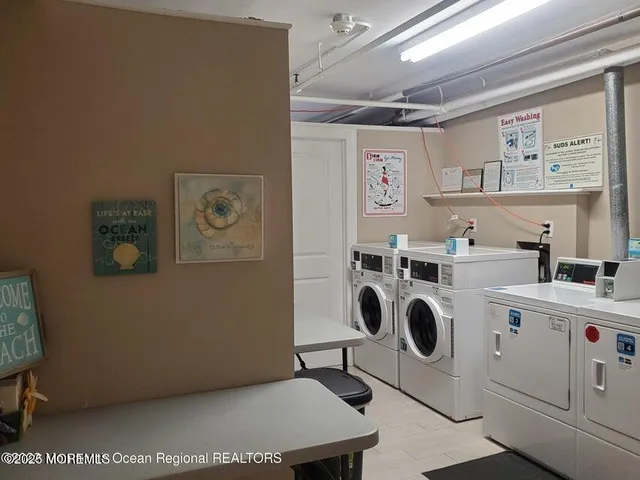 a view of workspace with washer and dryer