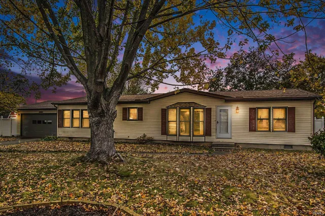 $199,900 | 13426 North Hillside Drive, Syracuse, IN 46567