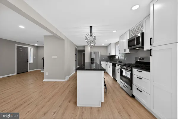 $638,500 | 299 Kent Road, Warminster, PA 18974