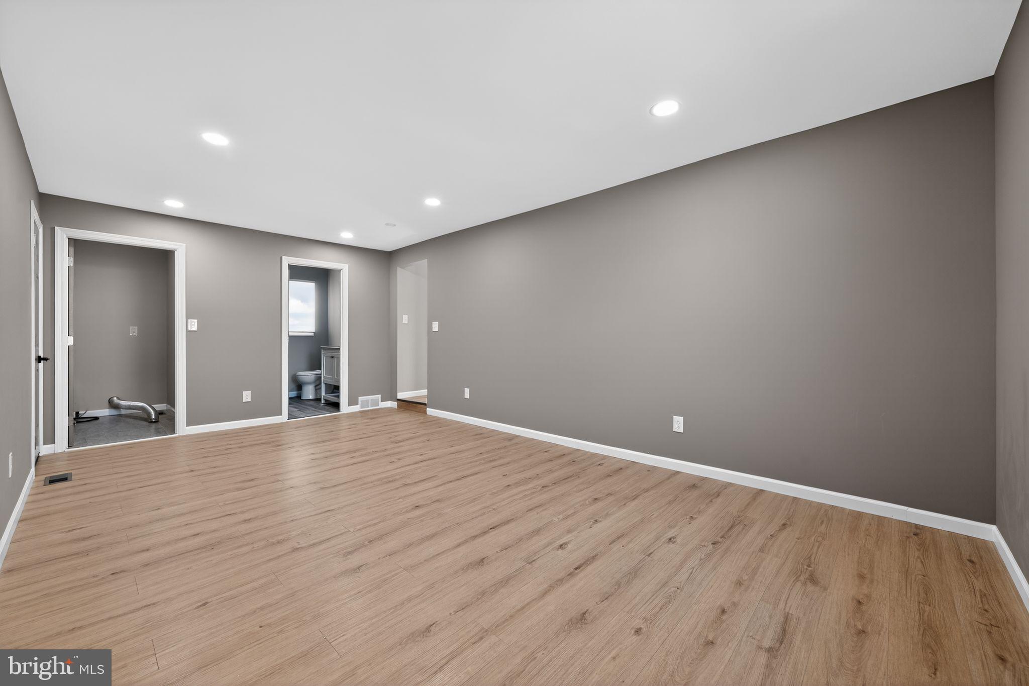 299 Kent Road Warminster, PA 18974 - Photo 12 of 33 Spacious, modern living area awaits you.