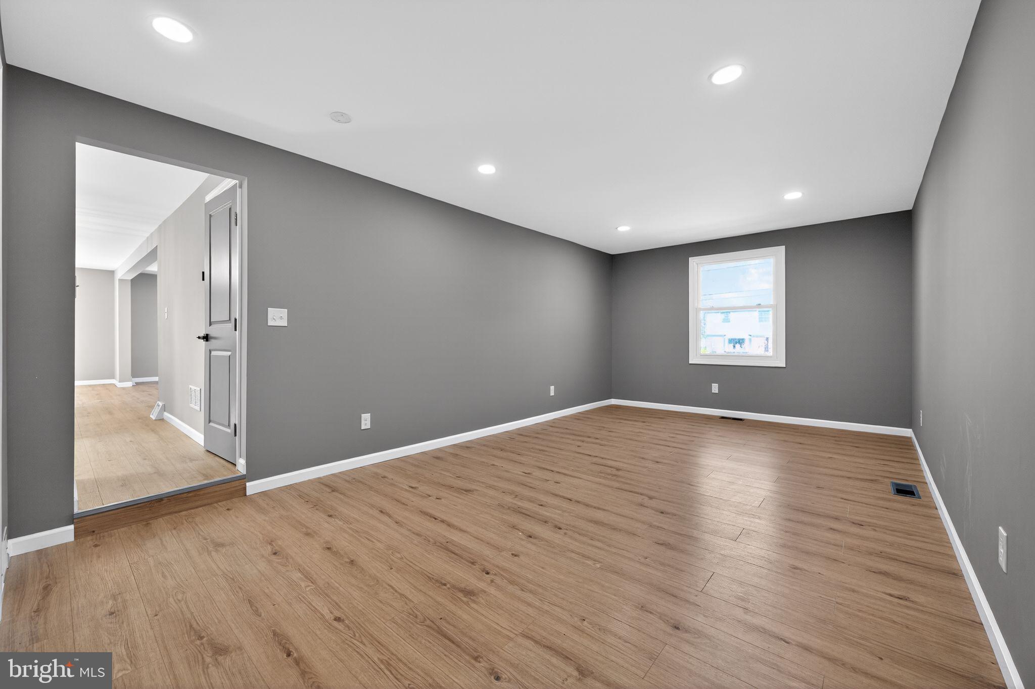 299 Kent Road Warminster, PA 18974 - Photo 13 of 33 Spacious room with modern finishes.