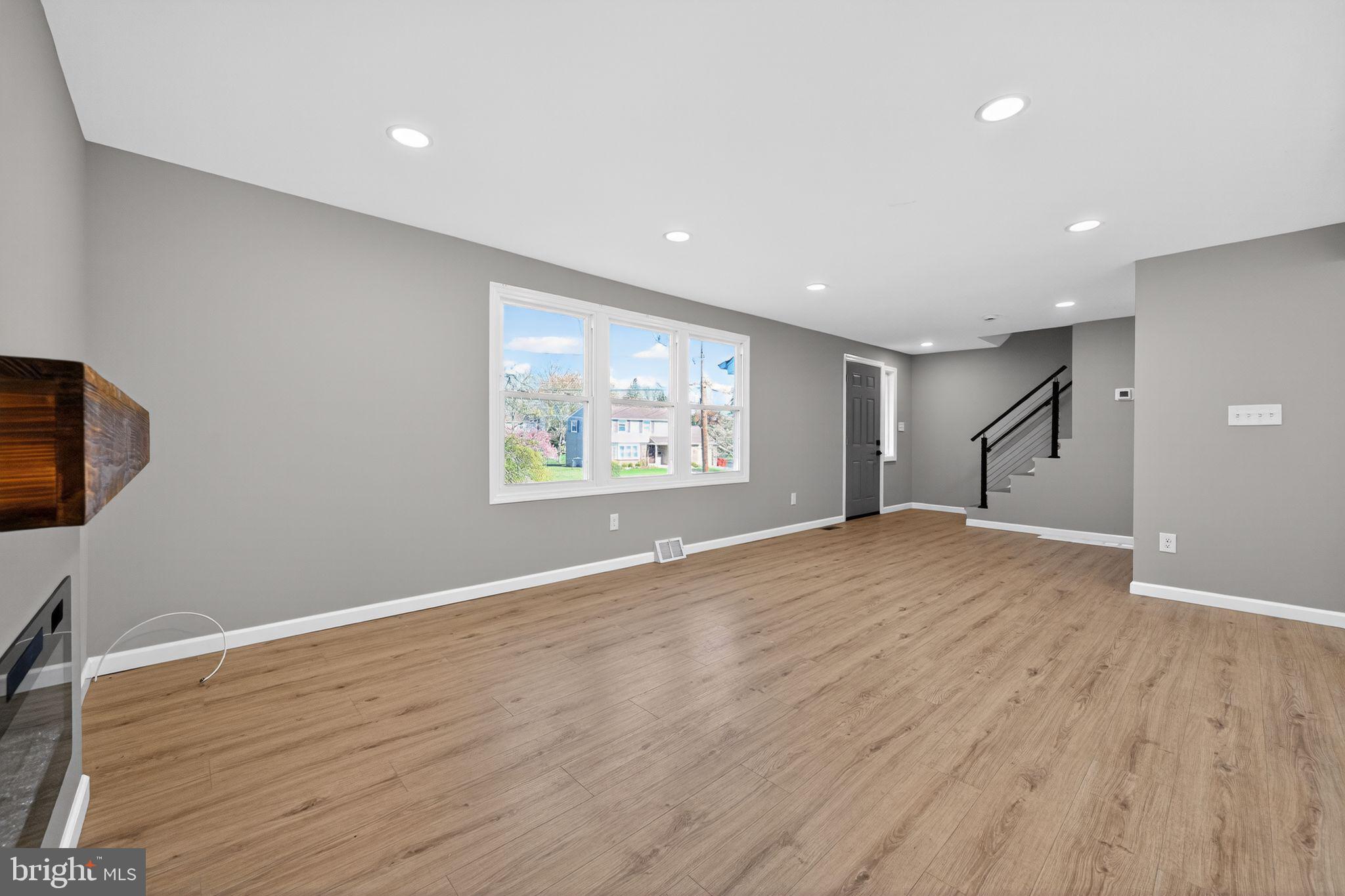 299 Kent Road Warminster, PA 18974 - Photo 4 of 33 Bright and airy open space awaits.