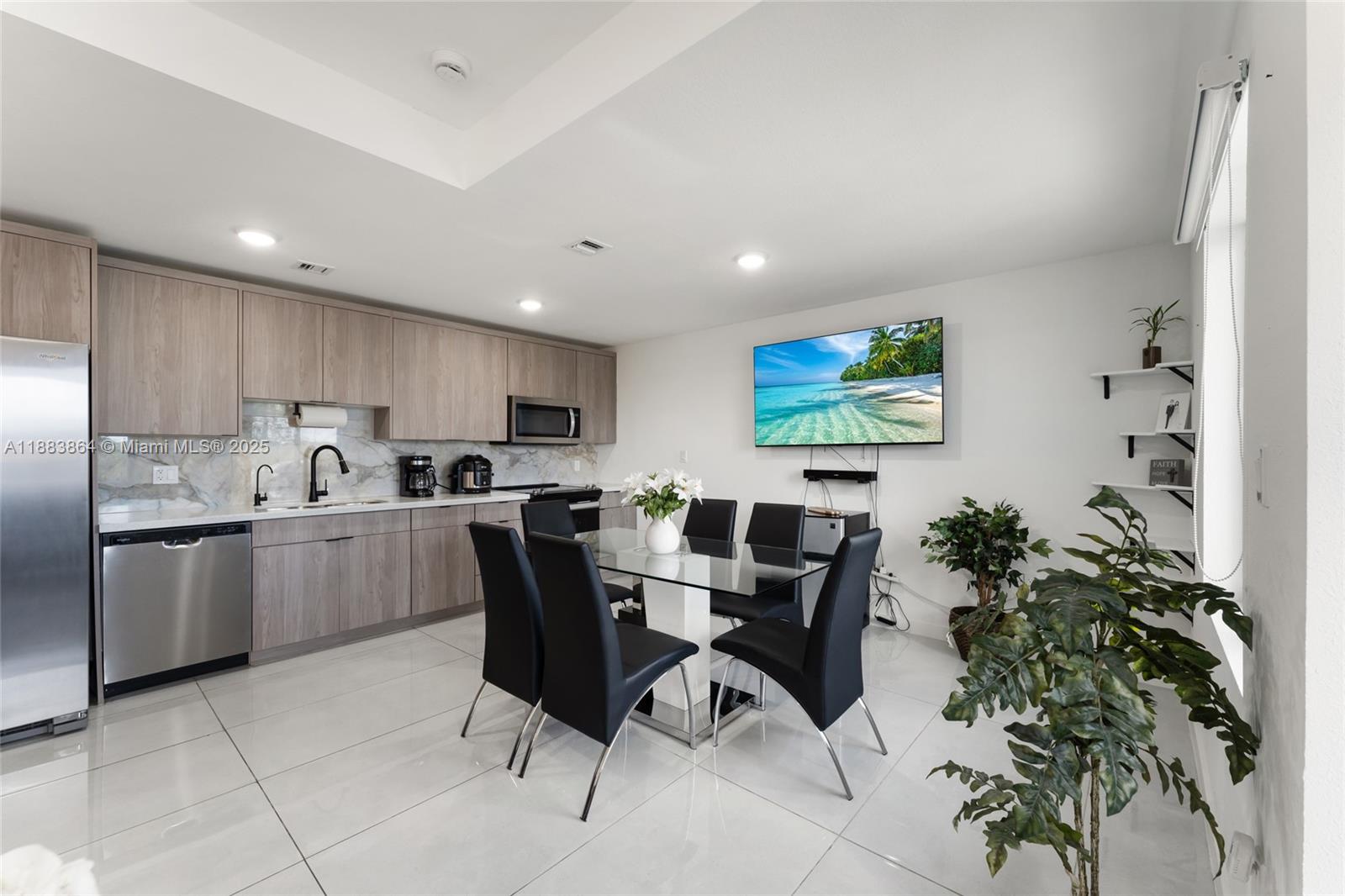 14590 Southwest 260th Street Homestead, FL 33032 - Photo 2 of 23