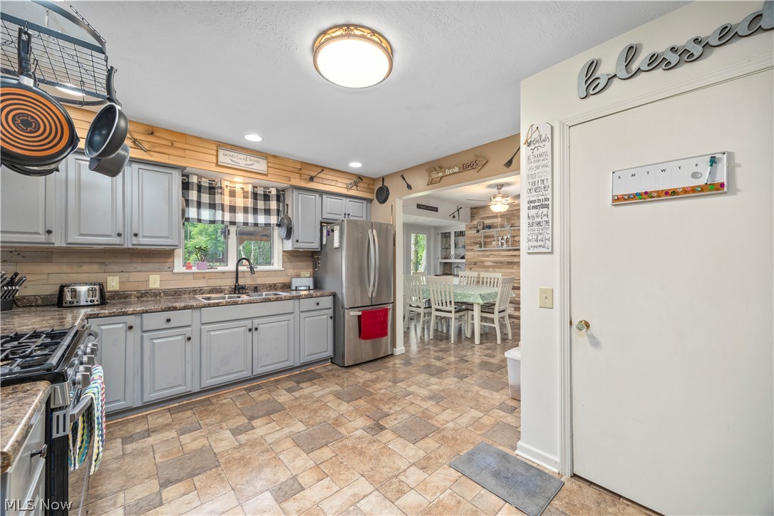 37581 Capel Road Grafton, OH 44044 - Photo 7 of 49