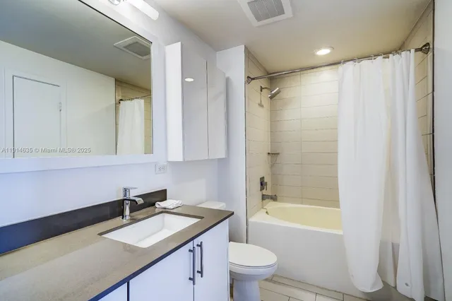 $4,600 | 999 Southwest 1st Avenue, Unit 1612, Miami, FL 33130