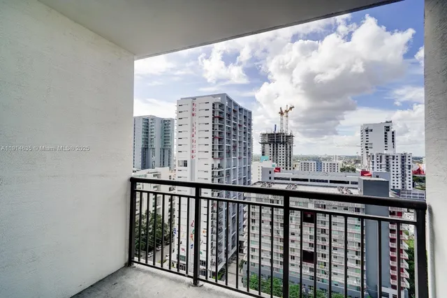 $4,600 | 999 Southwest 1st Avenue, Unit 1612, Miami, FL 33130