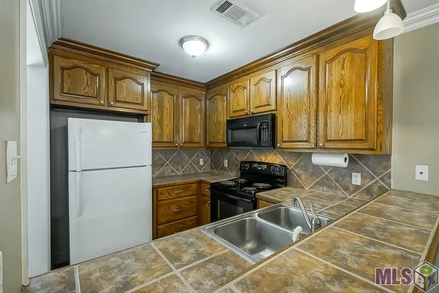 $150,000 | 13080 Burgess Avenue, Unit 8, Walker, LA 70785