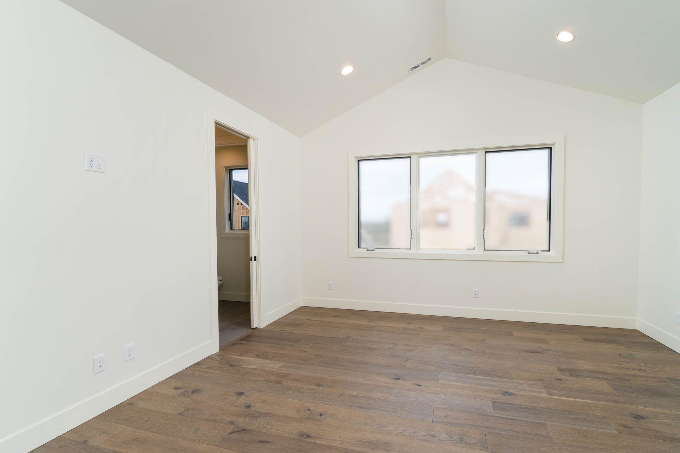 19266 Varner Way, Unit 37 Bend, OR 97702 - Photo 14 of 26 26