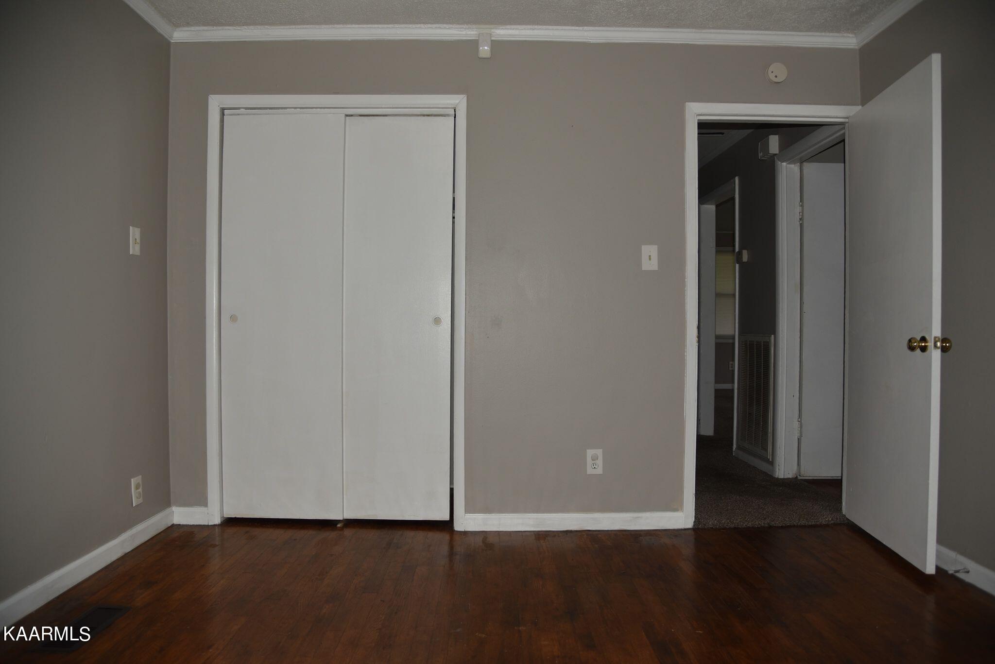 406 Walfred Road Knoxville, TN 37912 - Photo 12 of 26 271212850_1274394416395257_1755319812057