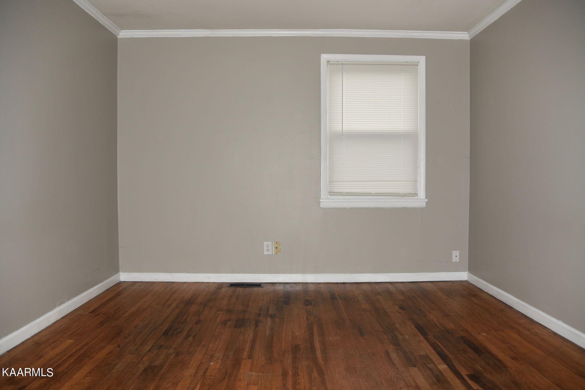406 Walfred Road Knoxville, TN 37912 - Photo 15 of 26 271247362_913690765838536_87105476773346