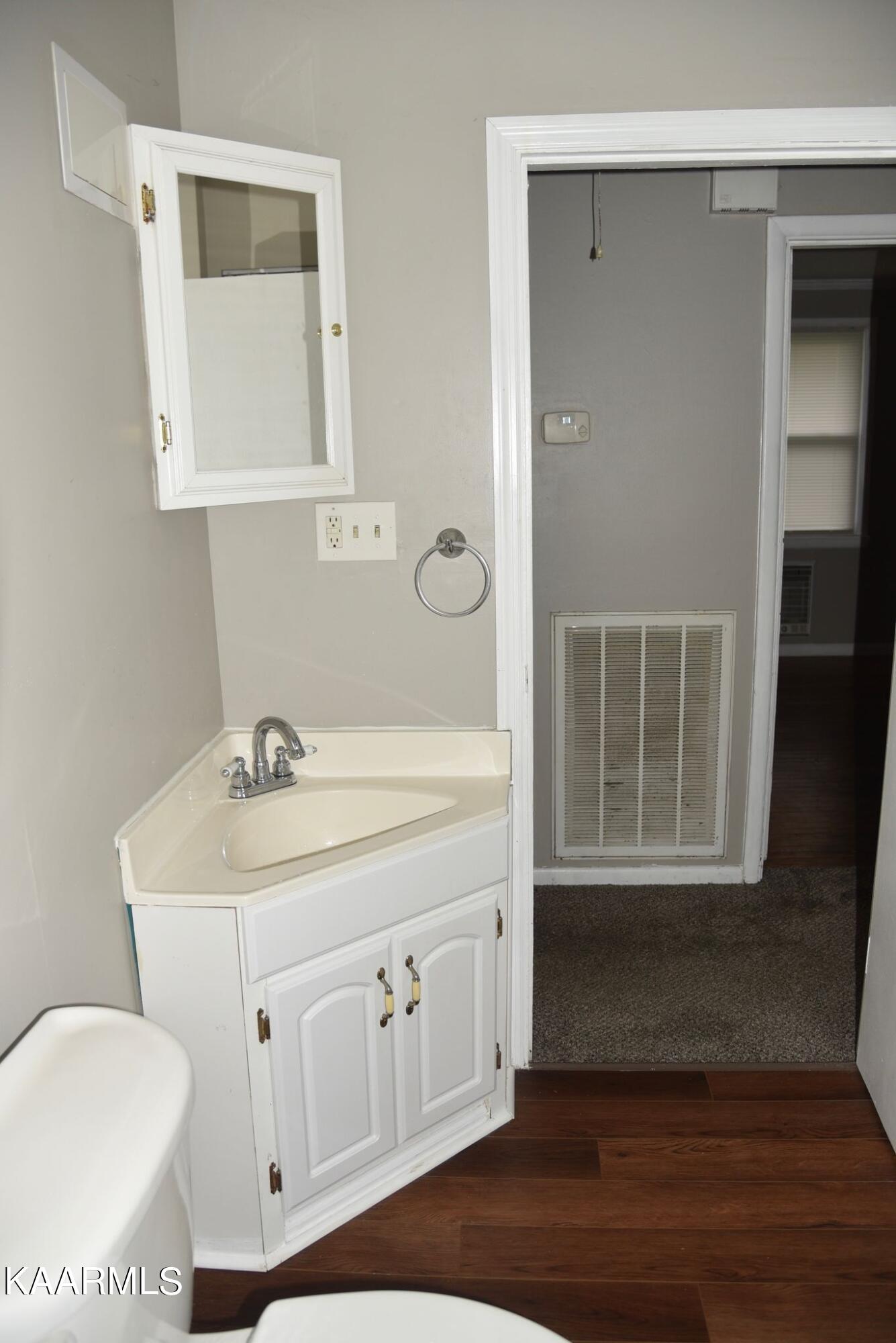 406 Walfred Road Knoxville, TN 37912 - Photo 18 of 26 269762144_2166110406869321_7077978483656