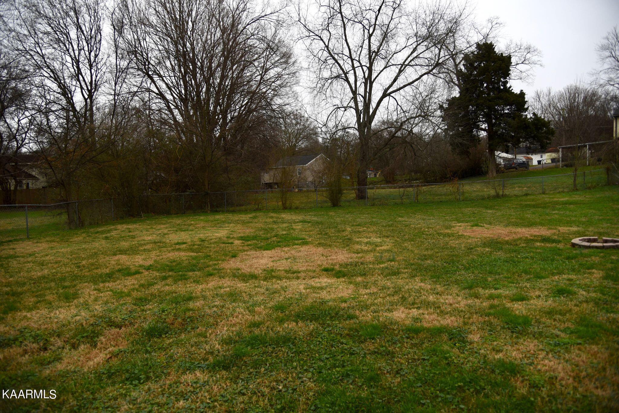 406 Walfred Road Knoxville, TN 37912 - Photo 21 of 26 271185360_436443171407706_47936785599270