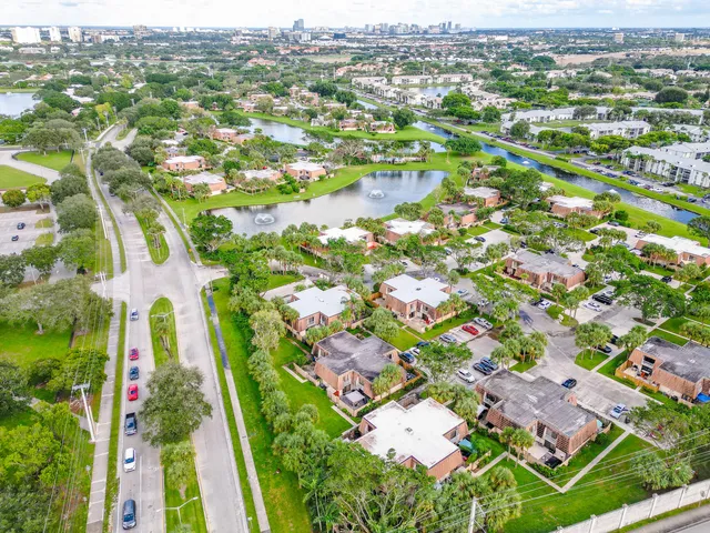 $2,450 | 855 Blue Ridge Circle, West Palm Beach, FL 33409