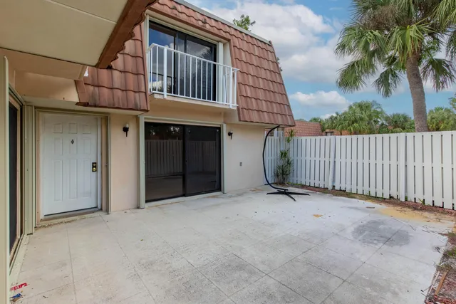 $2,450 | 855 Blue Ridge Circle, West Palm Beach, FL 33409