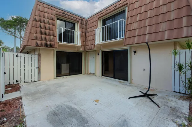 $2,450 | 855 Blue Ridge Circle, West Palm Beach, FL 33409