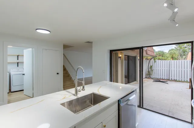 $2,450 | 855 Blue Ridge Circle, West Palm Beach, FL 33409