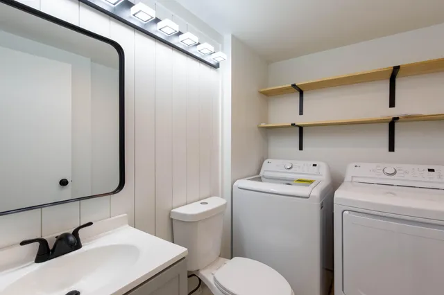 $2,450 | 855 Blue Ridge Circle, West Palm Beach, FL 33409