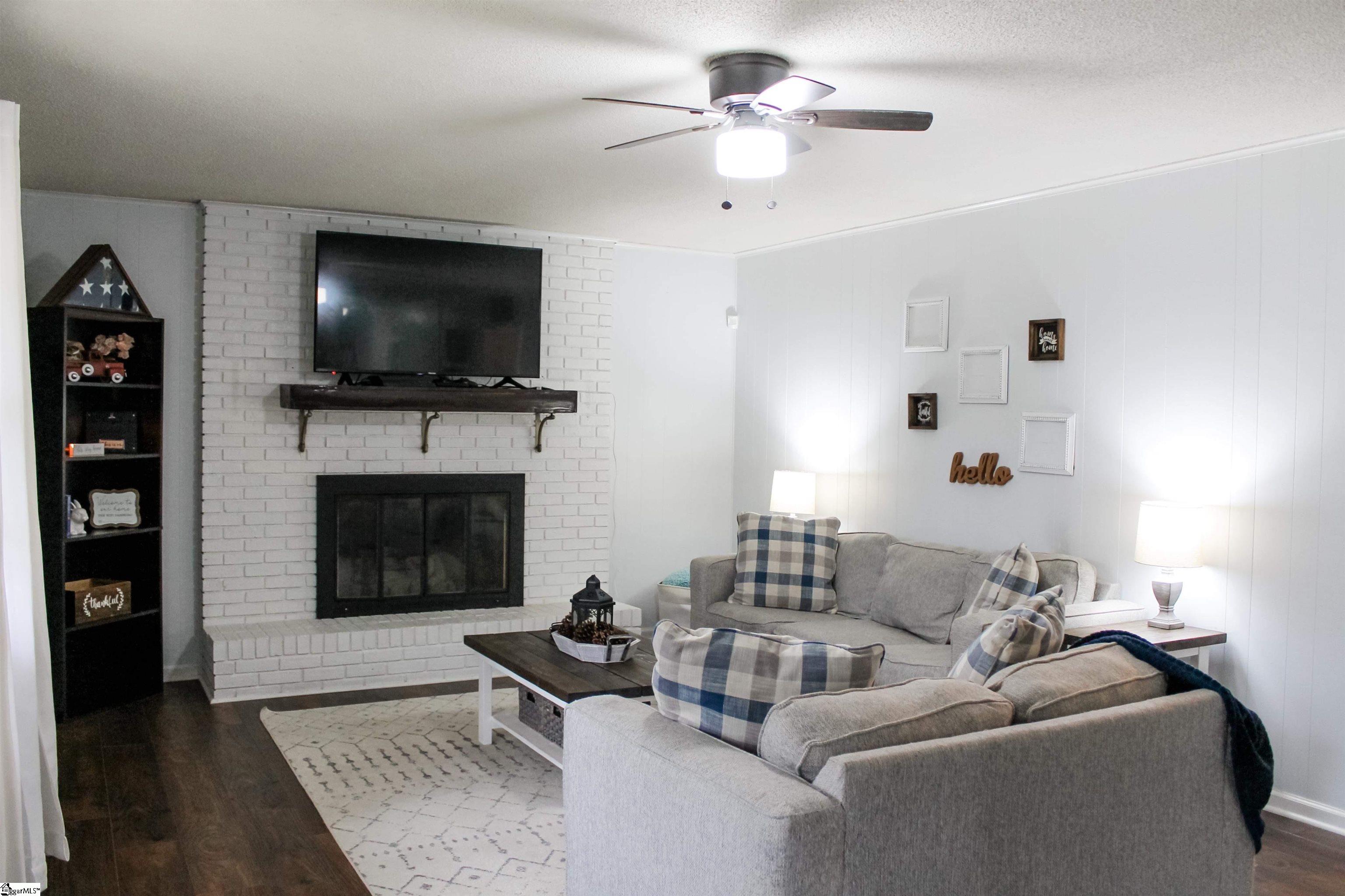 507 Timberlane Road Greer, SC 29651 - Photo 2 of 18