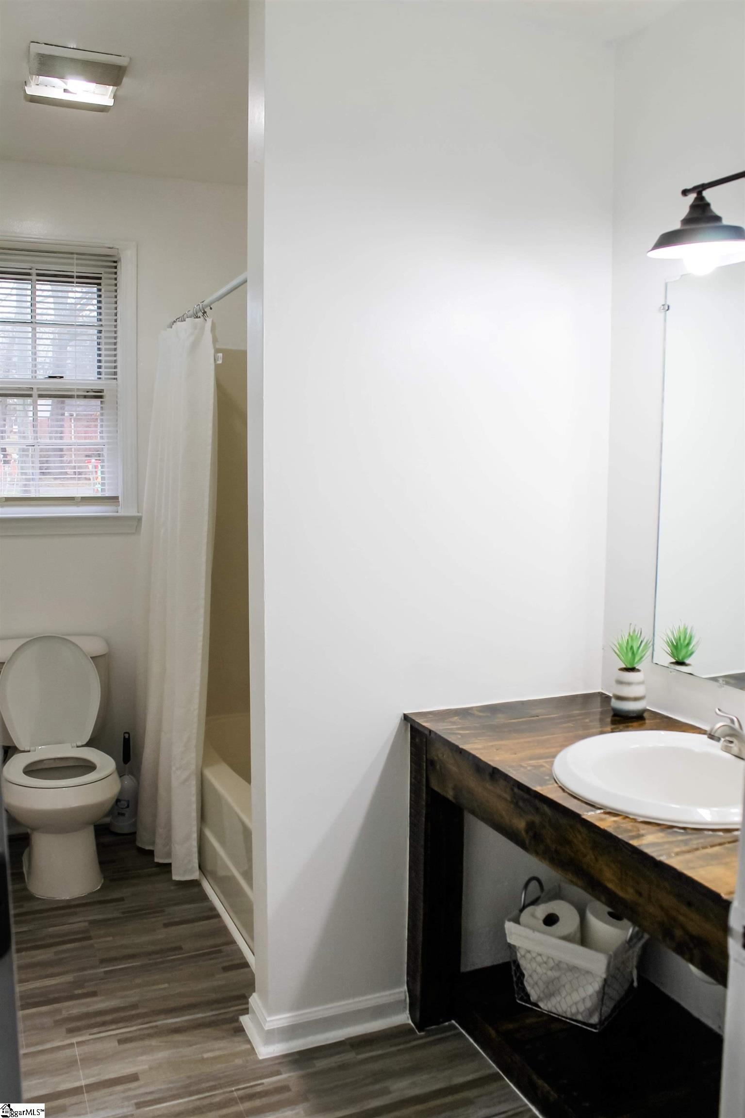 507 Timberlane Road Greer, SC 29651 - Photo 9 of 18