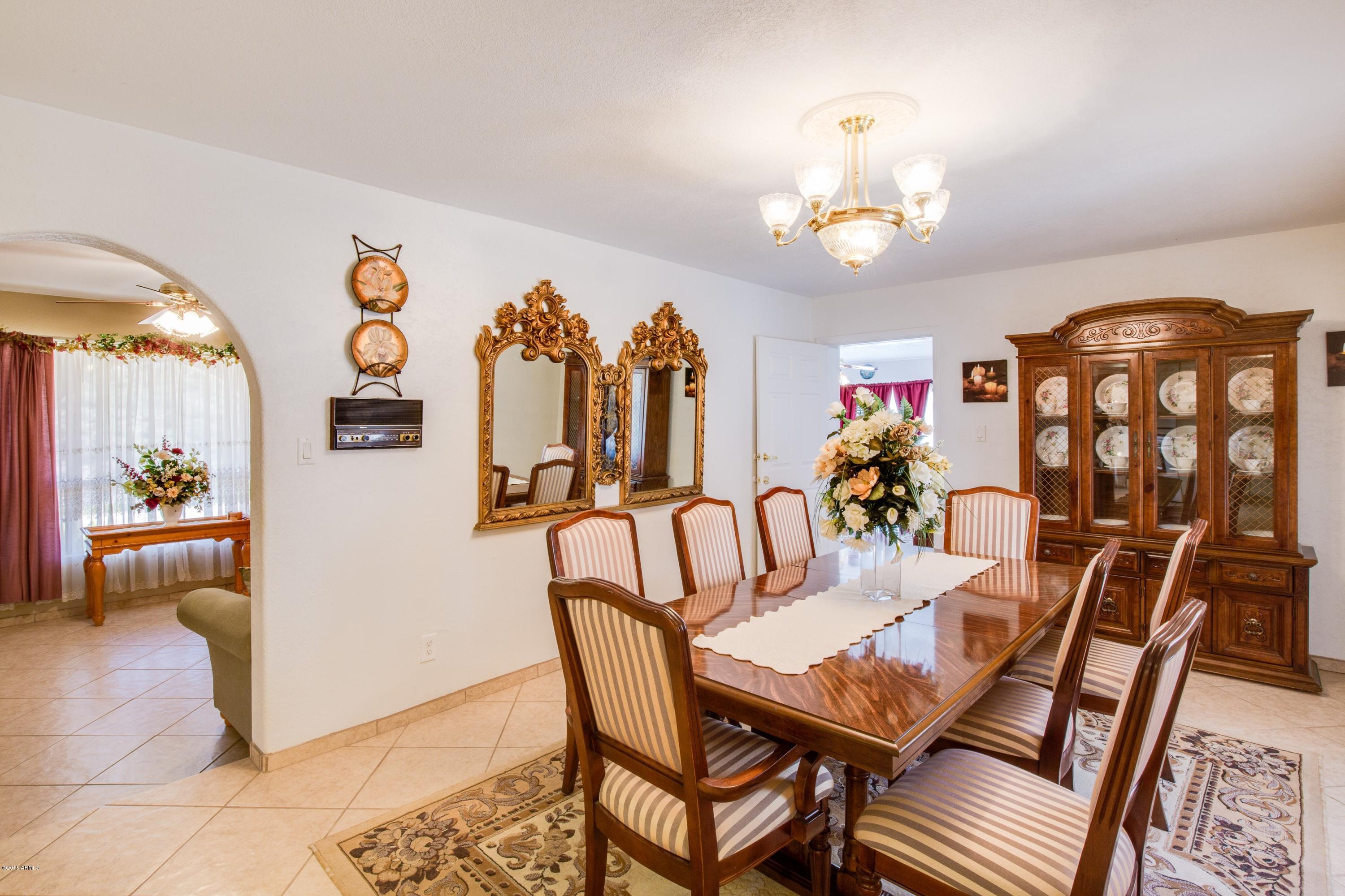 727 Pima Road Globe, AZ 85501 - Photo 4 of 44 006_Dining Room