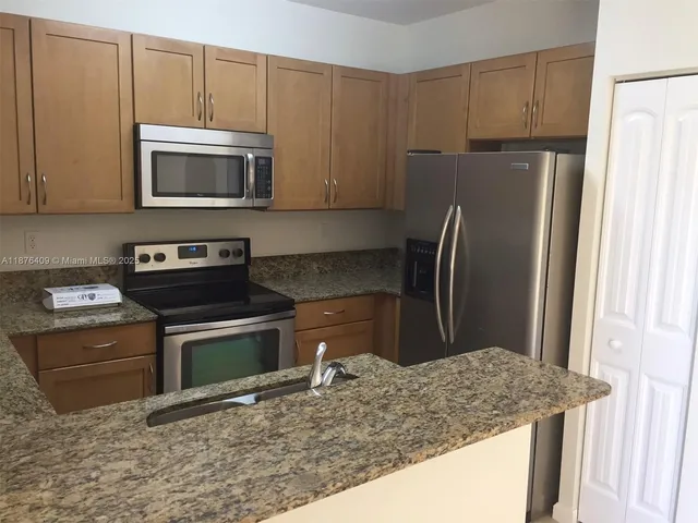 $2,325 | 27626 Southwest 142nd Avenue, Homestead, FL 33032