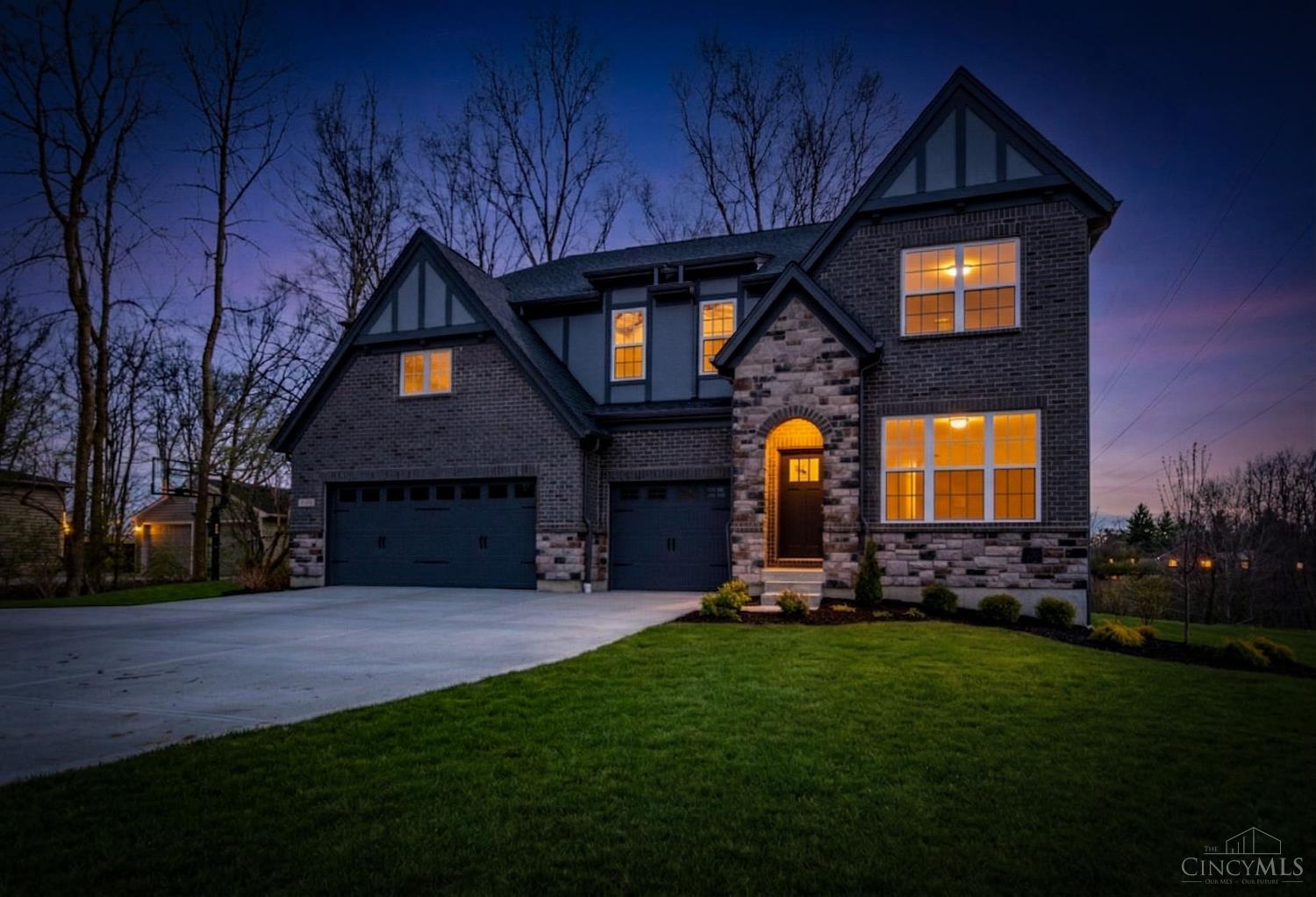 8469 Fields Ertel Road Cincinnati, OH 45249 - Photo 4 of 69