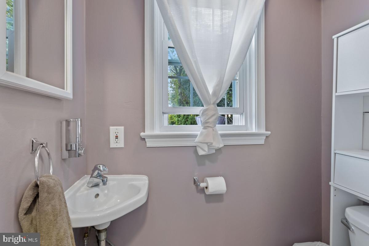 223 Ballymore Road Springfield, PA 19064 - Photo 15 of 29