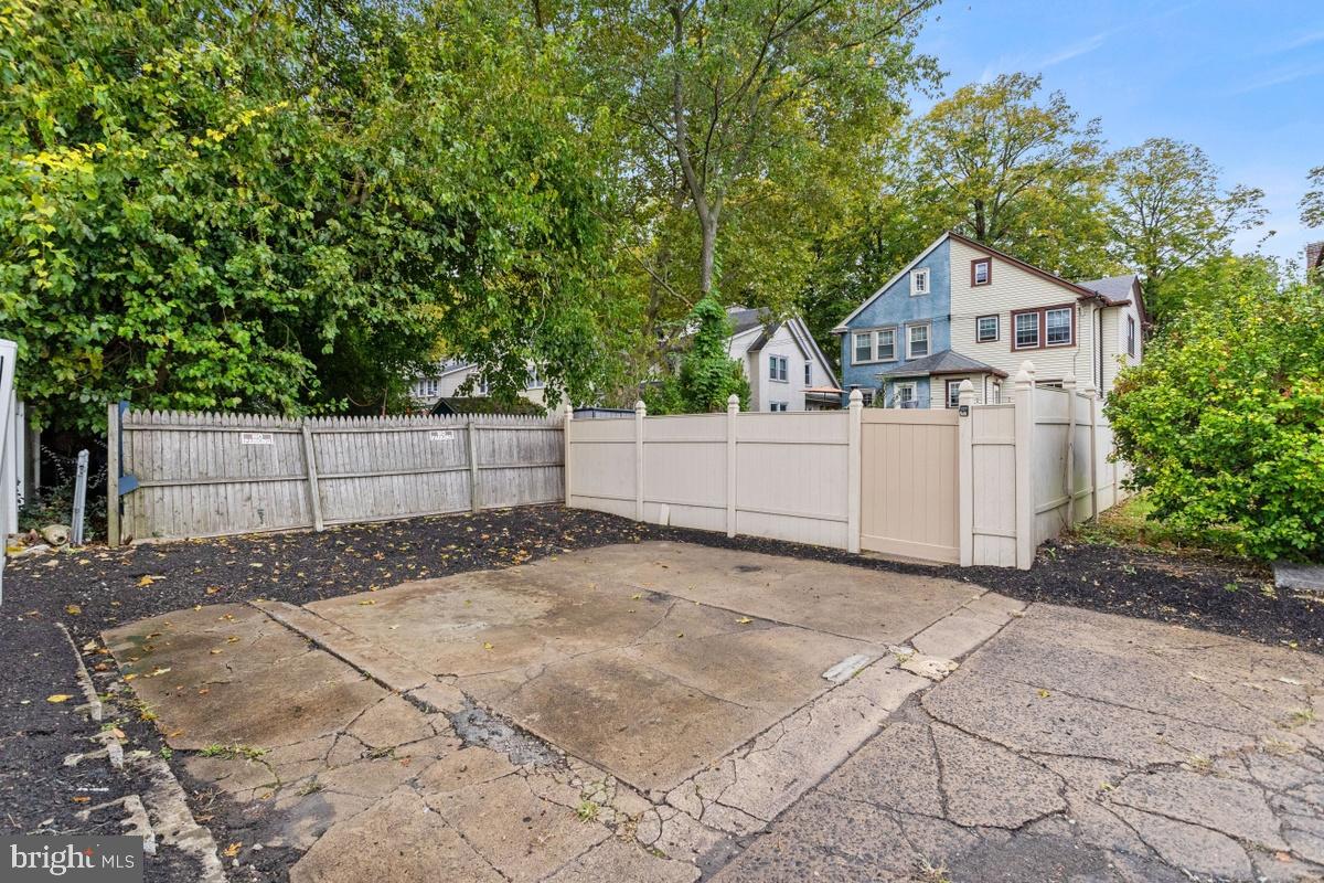 223 Ballymore Road Springfield, PA 19064 - Photo 28 of 29 Off-street parking.