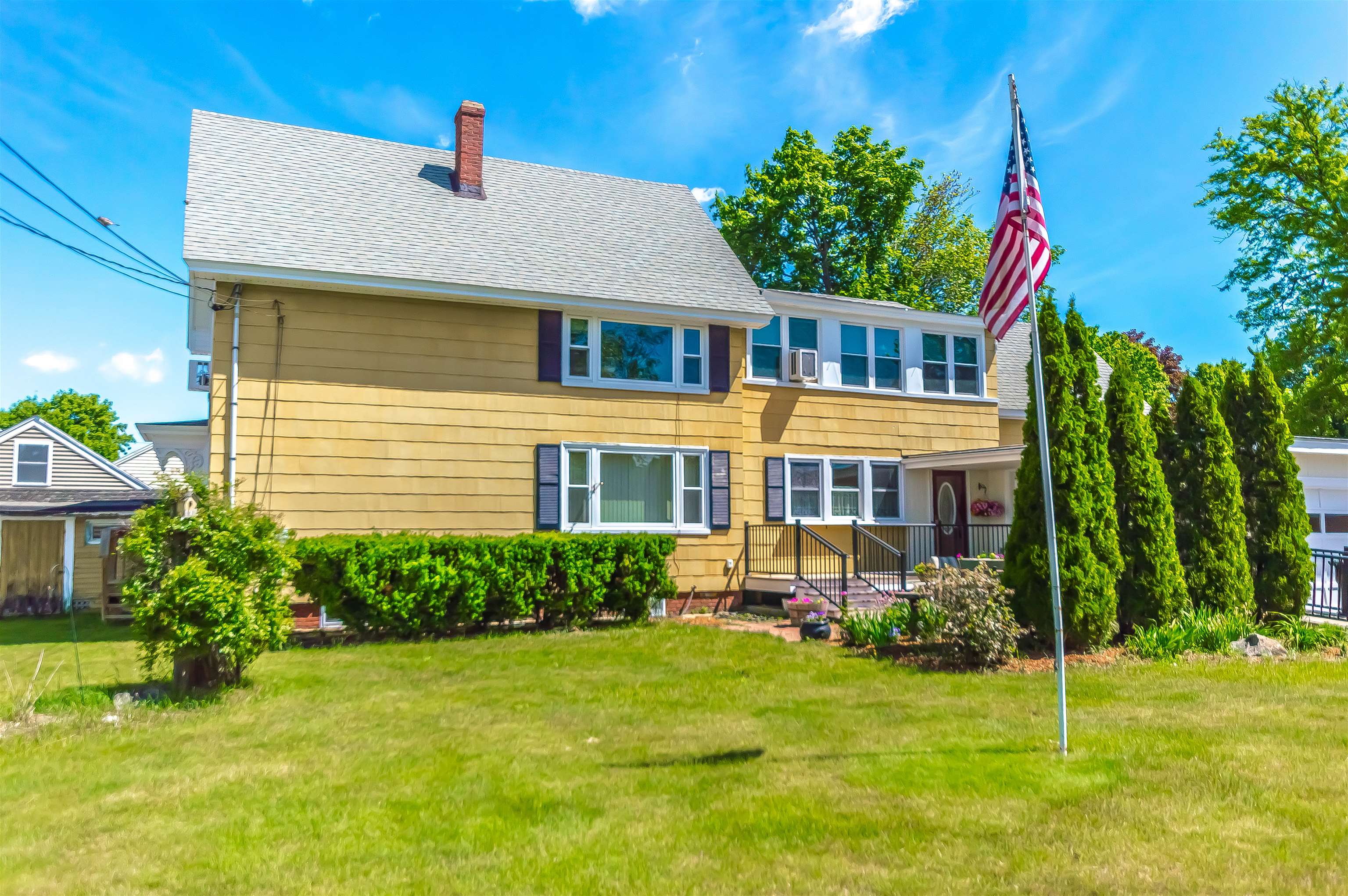 818 Howe Street Manchester, NH 03103 - Photo 1 of 34 Gallery Image 1