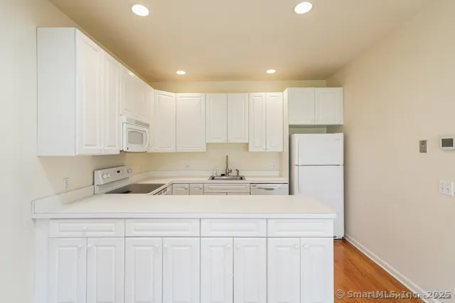 $3,600 | 2435 Bedford Street, Unit 21HH, Stamford, CT 06905