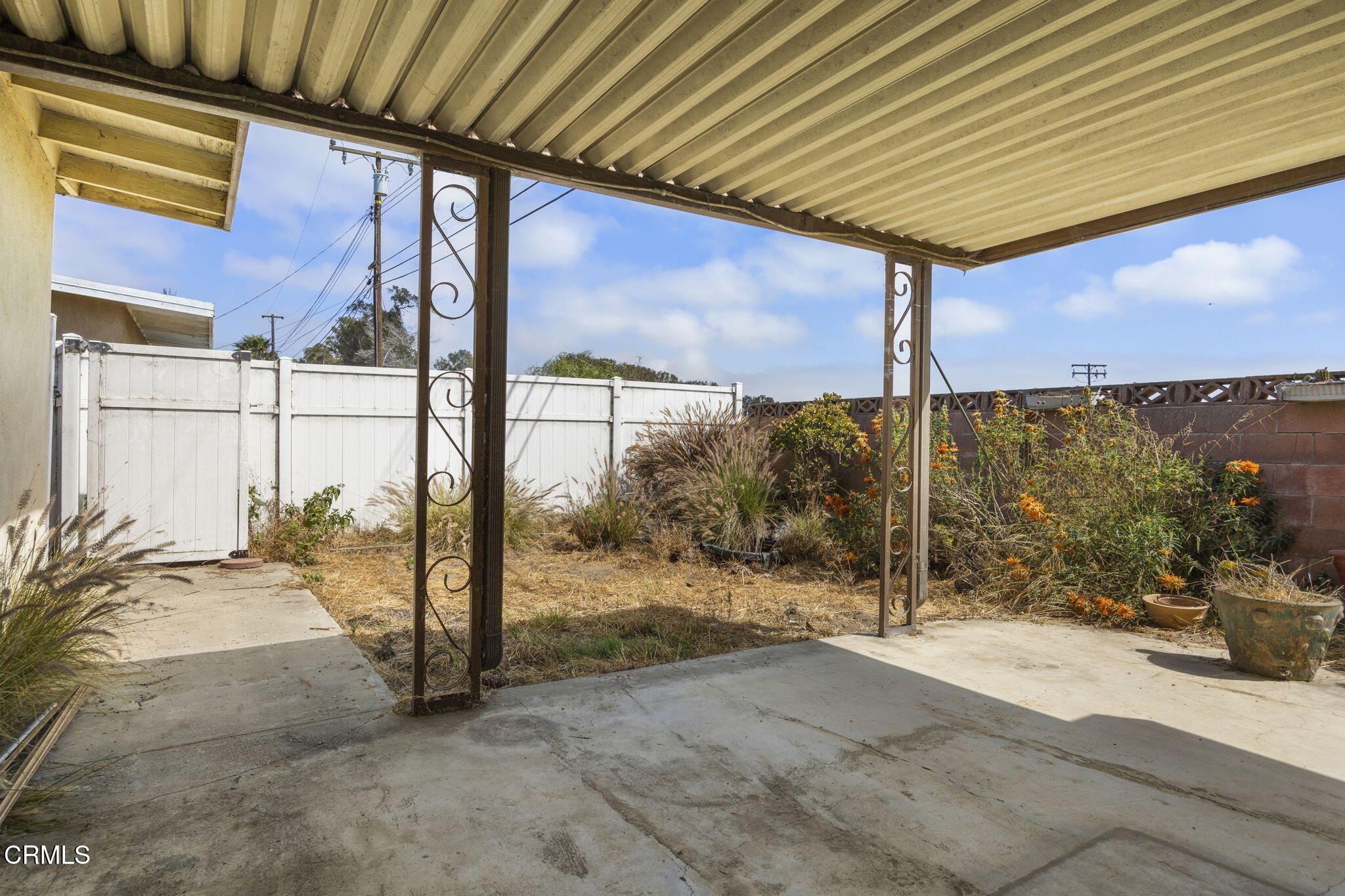 3545 Sutter Drive Oxnard, CA 93033 - Photo 5 of 12 a view of a backyard