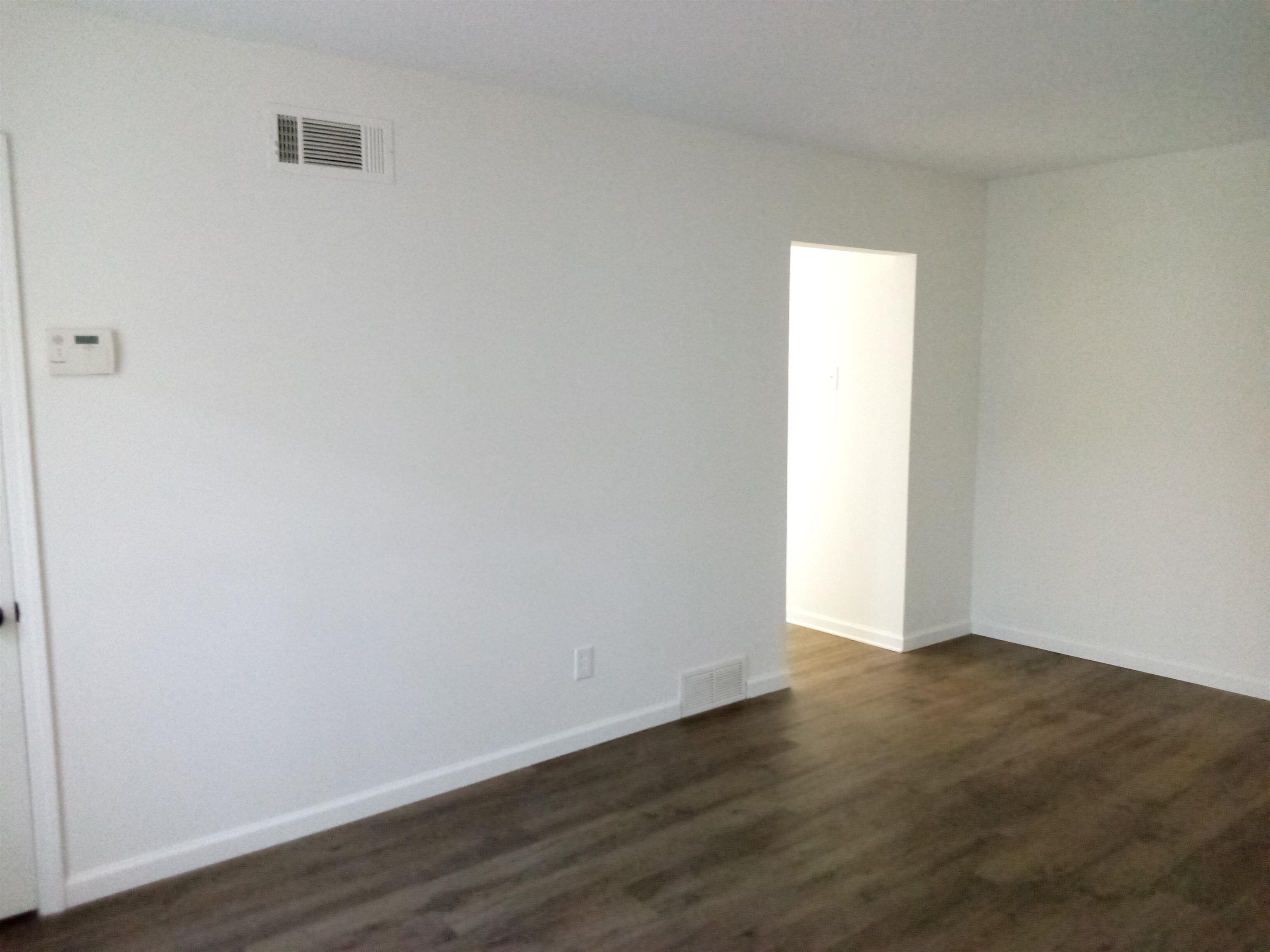 4425 Hodge Road Memphis, TN 38109 - Photo 5 of 37 a view of an empty room