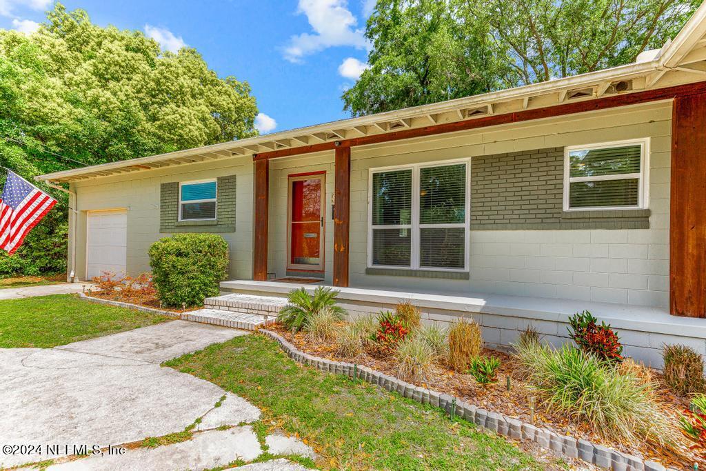 3645 Marianna Road Jacksonville, FL 32217 - Photo 43 of 44 front view of a house with a yard