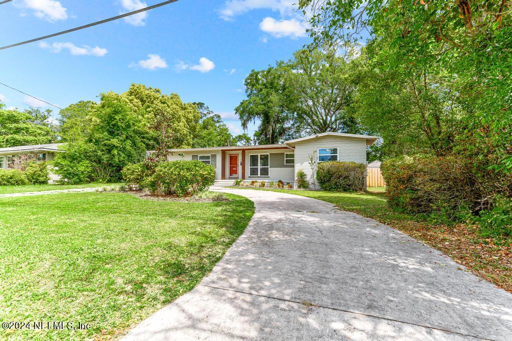3645 Marianna Road Jacksonville, FL 32217 - Photo 44 of 44 a front view of a house with garden