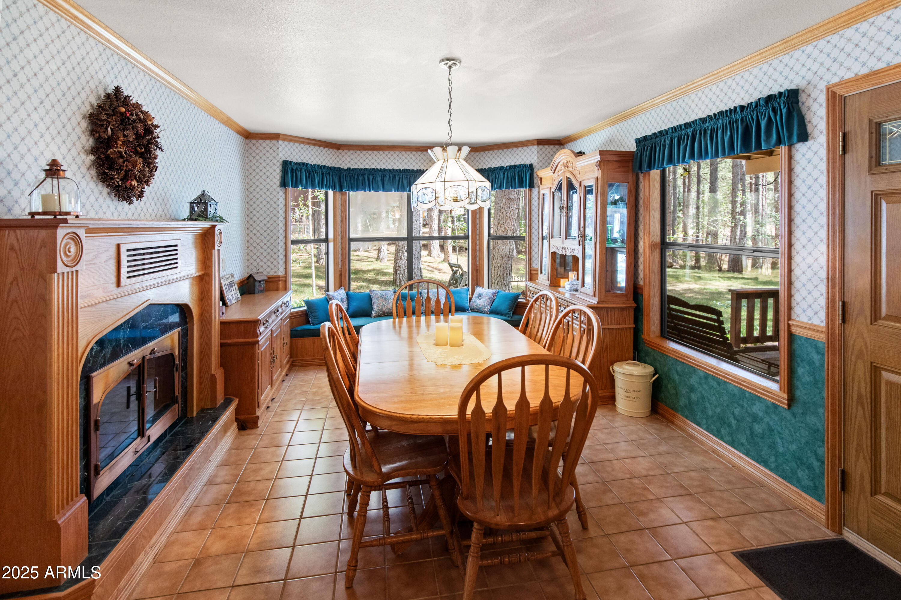 3910 Larson Loop Forest Lakes, AZ 85931 - Photo 16 of 57 Dining Room