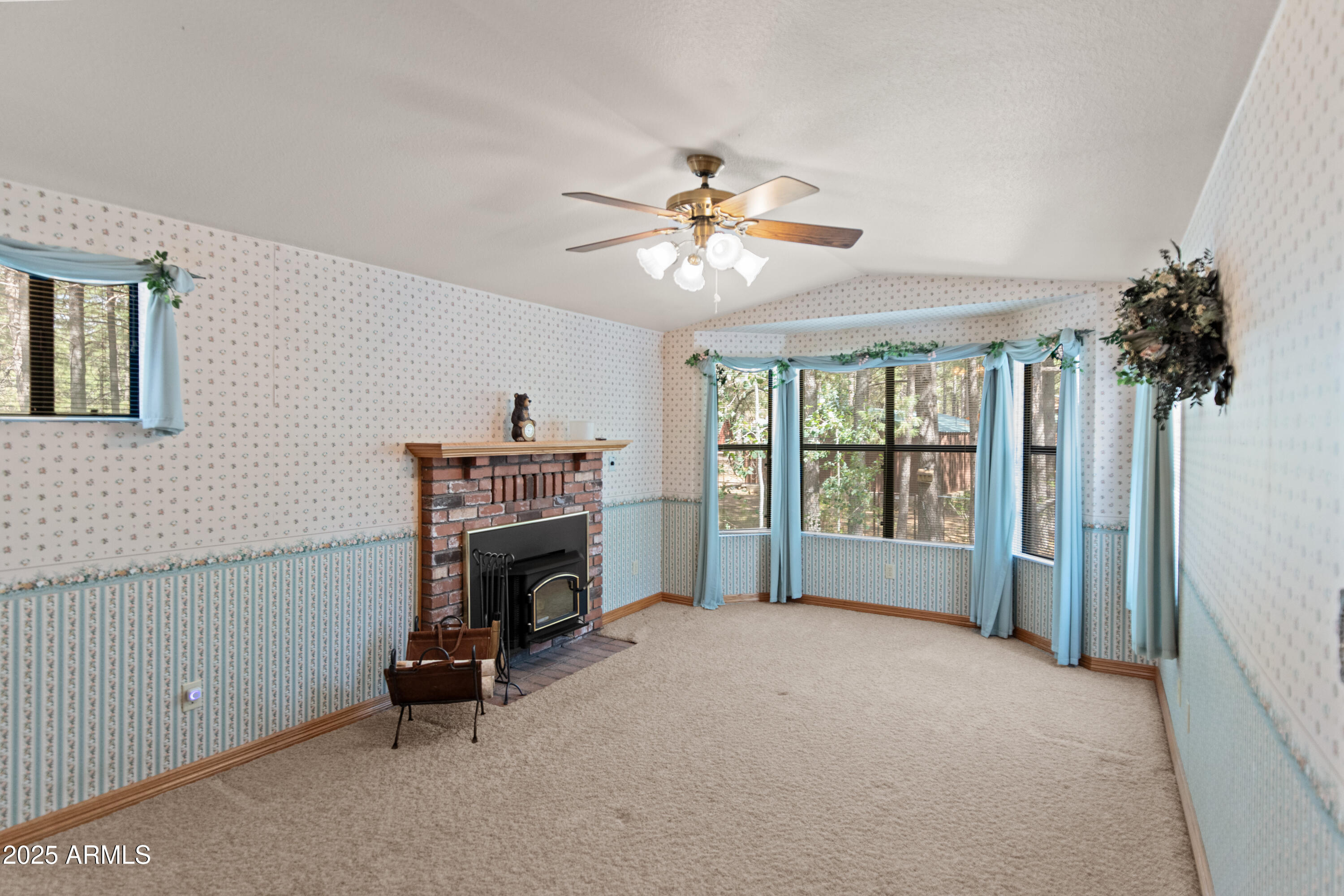 3910 Larson Loop Forest Lakes, AZ 85931 - Photo 32 of 57 Master BR