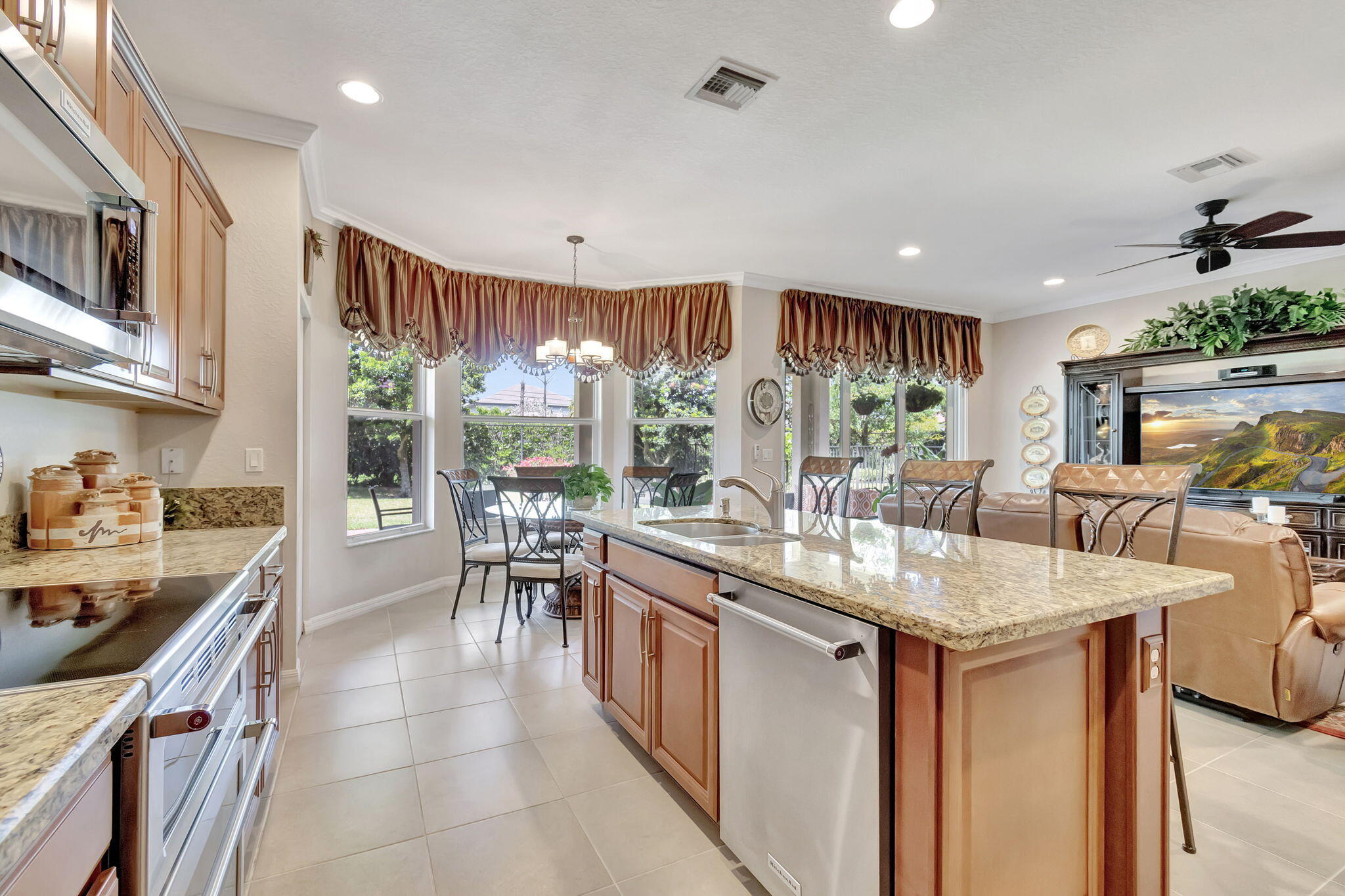 7221 Damita Drive Lake Worth, FL 33463 - Photo 12 of 38 52-web-or-mls-DSC_2455