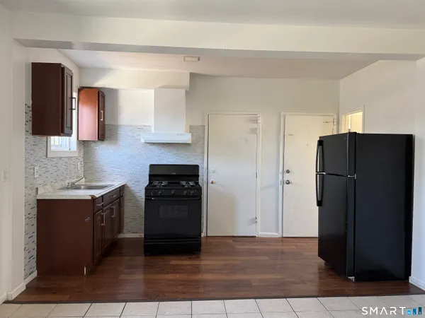 $1,650 | 236 Greenwich Avenue, Unit 5, Stamford, CT 06902