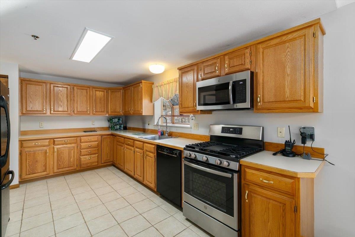 44 Bayberry Drive Atkinson, NH 03811 - Photo 12 of 24